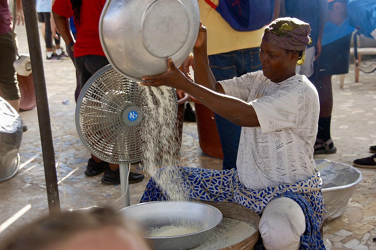 Fabrication artisanale de l'attiéké