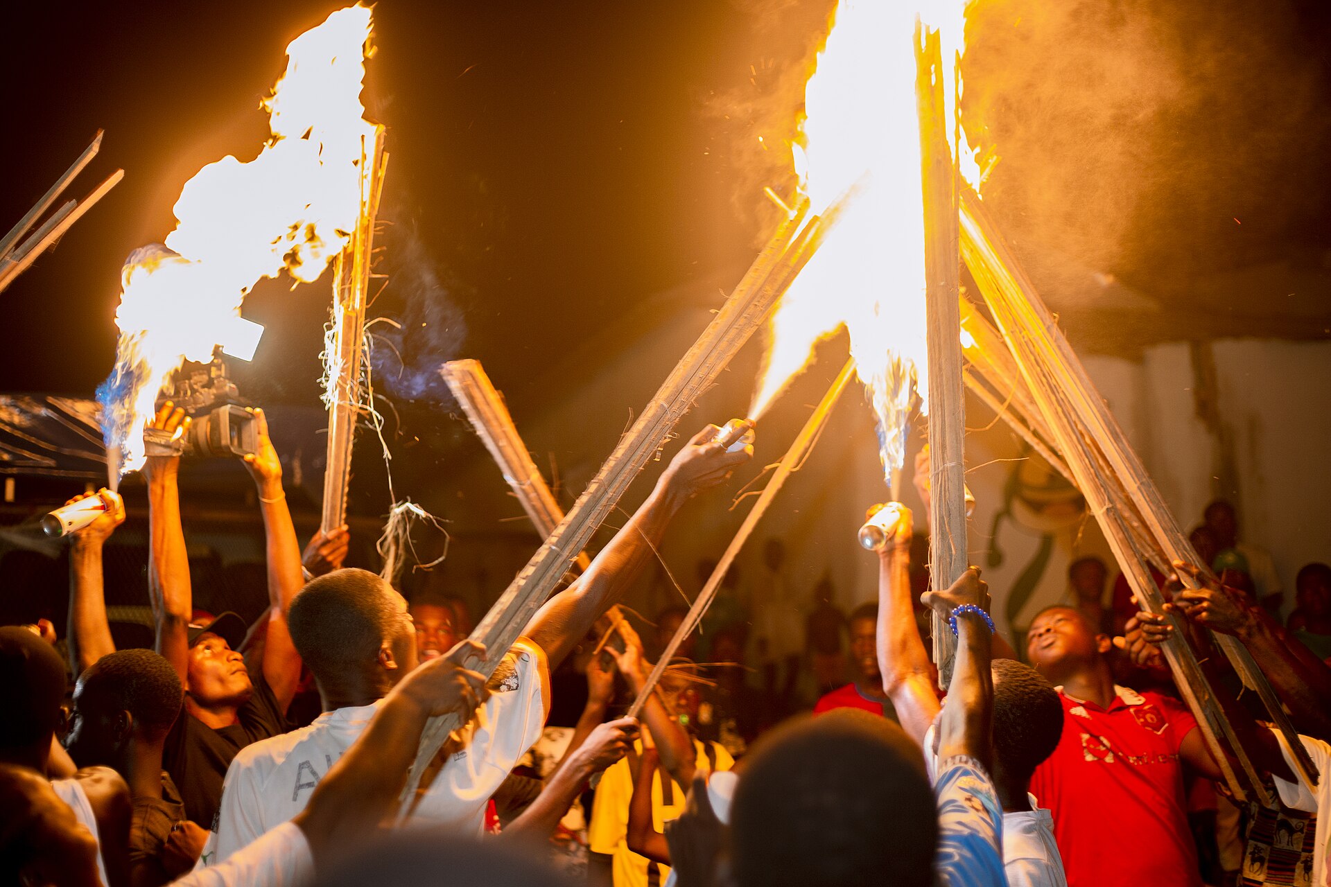 Retraite aux flambeaux du Popo Carnaval 2025