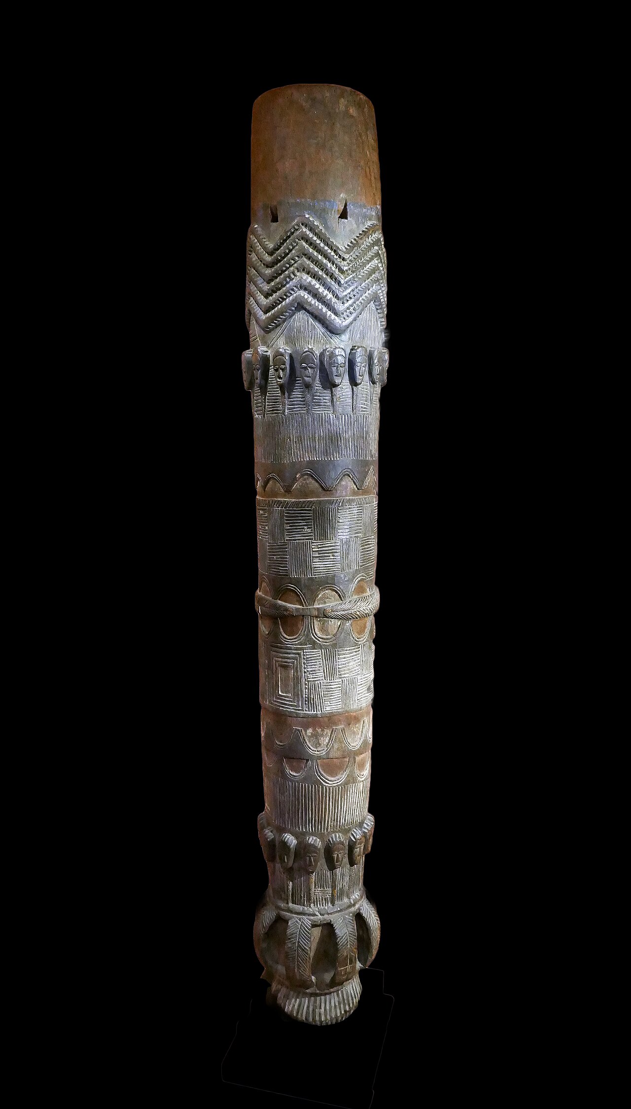Tambour traditionnel de Côte d'Ivoire